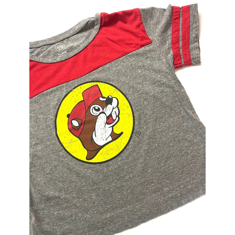Buc-ees Graphic T-Shirt XL Gray Red Athletic Stripe Beaver Logo Short Sleeve 331